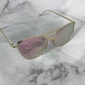 Accessories - NEW Reflective aviator rose gold sunglasses Accessories - NEW Reflective aviator rose gold sunglasses